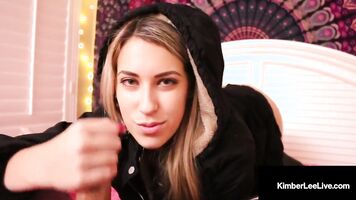 Sis Kimber Lee usa Pies, Manos, Boca y Vagina en Stepbro!